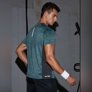 Greenish blue fitted under armour heatgear 👕